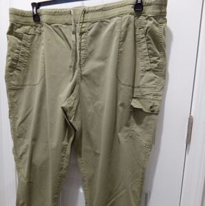 Sonoma Plus Size 22W Women's Cargo Pants in Olive Green with Pull On Waist